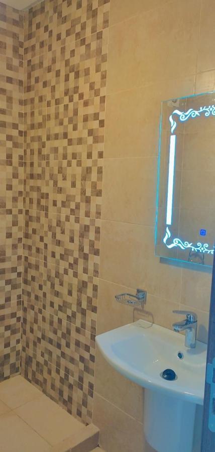 Appartement Nour 5 Marrakech Centre Gueliz Avec Piscine Marrakesh Exterior foto